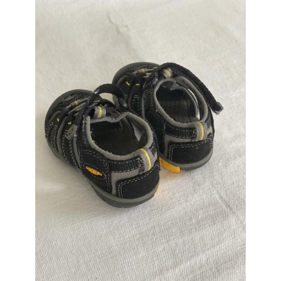 Toddler Boys Black Keen Newport H2 Sz. 5 Sandal Shoe