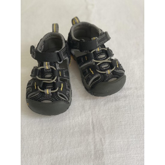 Toddler Boys Black Keen Newport H2 Sz. 5 Sandal Shoe