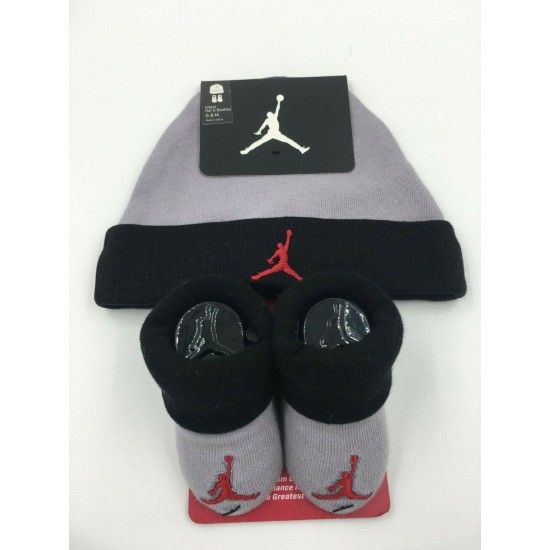 Nike Baby Booties & Cap Gift, 0-6 Months Multi Color, Boys Girls Infant Hat L33