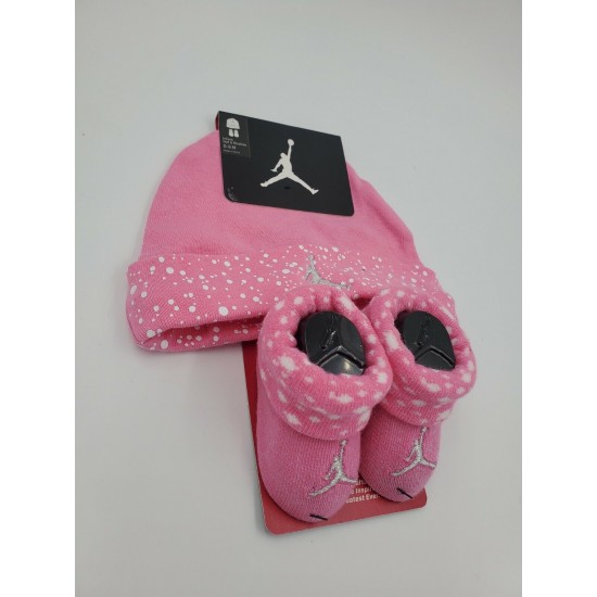 Nike Baby Booties & Cap Gift, 0-6 Months Multi Color, Boys Girls Infant Hat L33