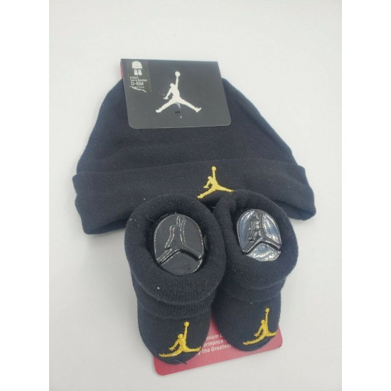 Nike Baby Booties & Cap Gift, 0-6 Months Multi Color, Boys Girls Infant Hat L33