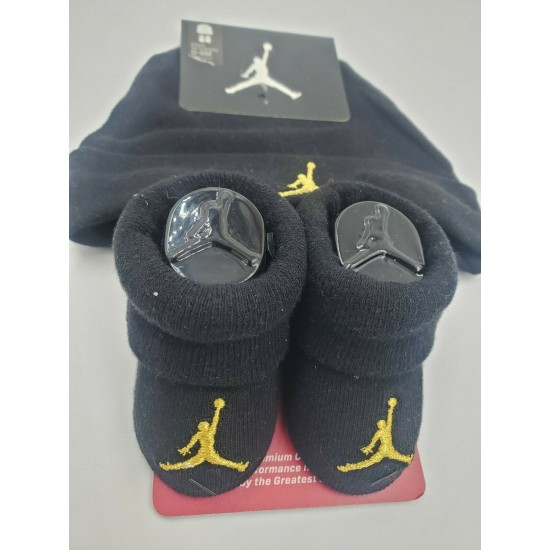 Nike Baby Booties & Cap Gift, 0-6 Months Multi Color, Boys Girls Infant Hat L33
