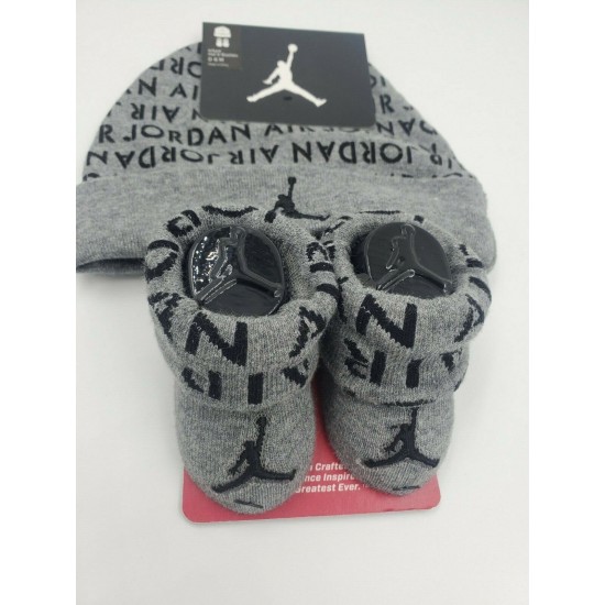 Nike Baby Booties & Cap Gift, 0-6 Months Multi Color, Boys Girls Infant Hat L33